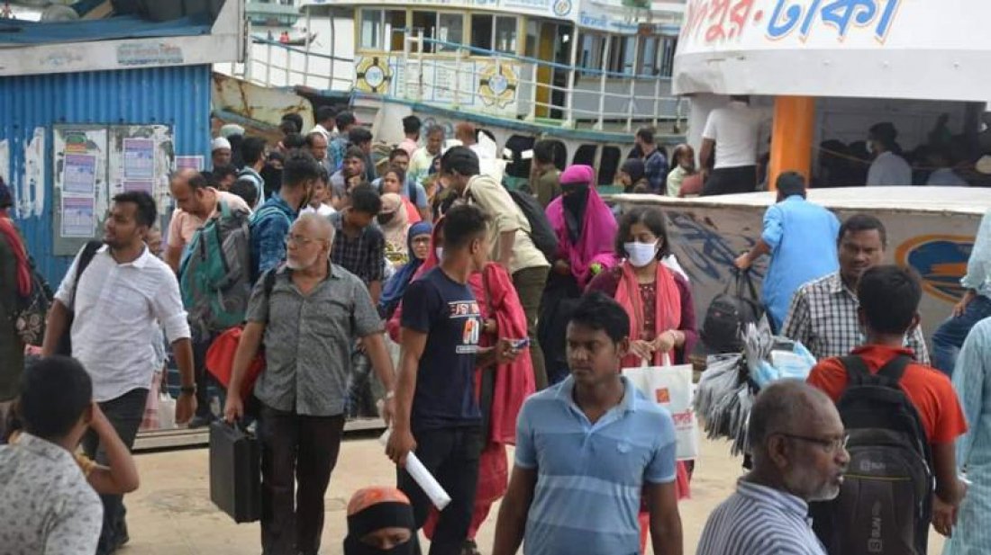 জীবিকার সন্ধানে ঢাকায় আসছে হাজার হাজার মানুষ