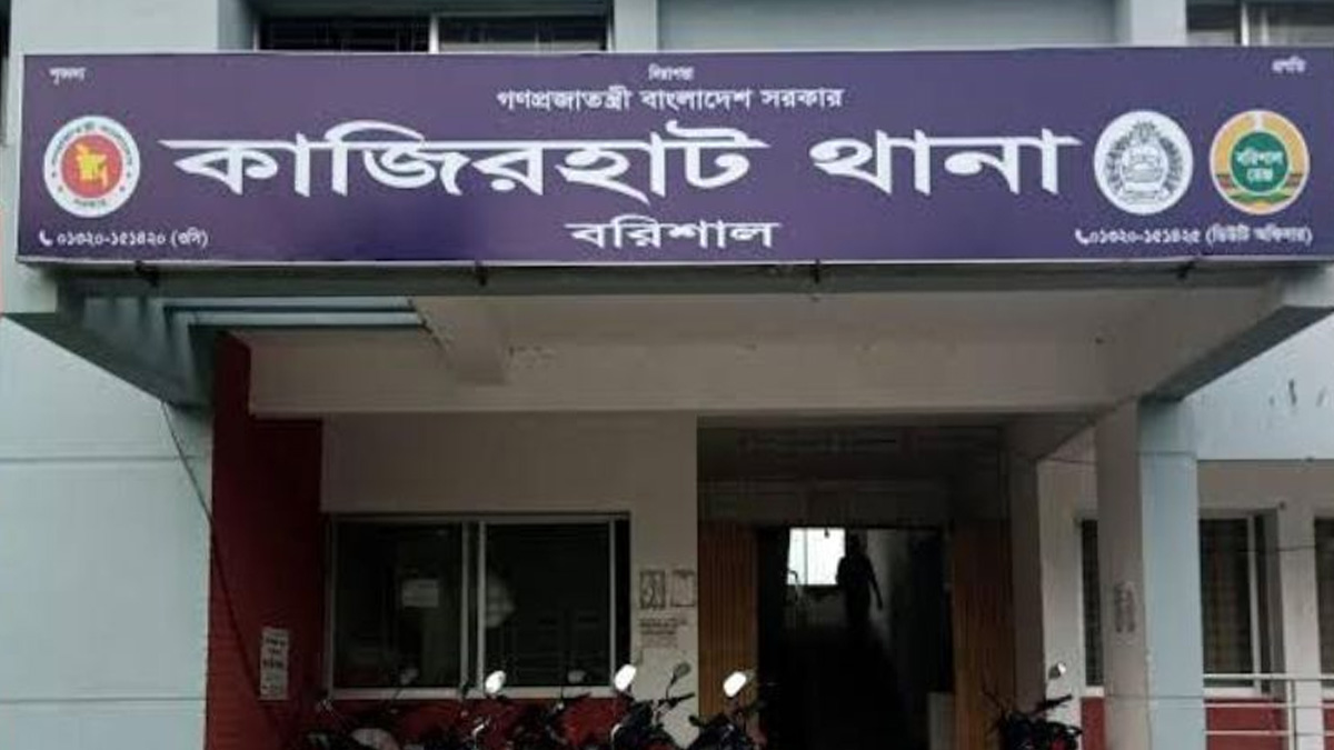 মসজিদে নামাজরত ছোট ভাইকে কুপিয়ে হত্যা করলো আপন বড় ভাই