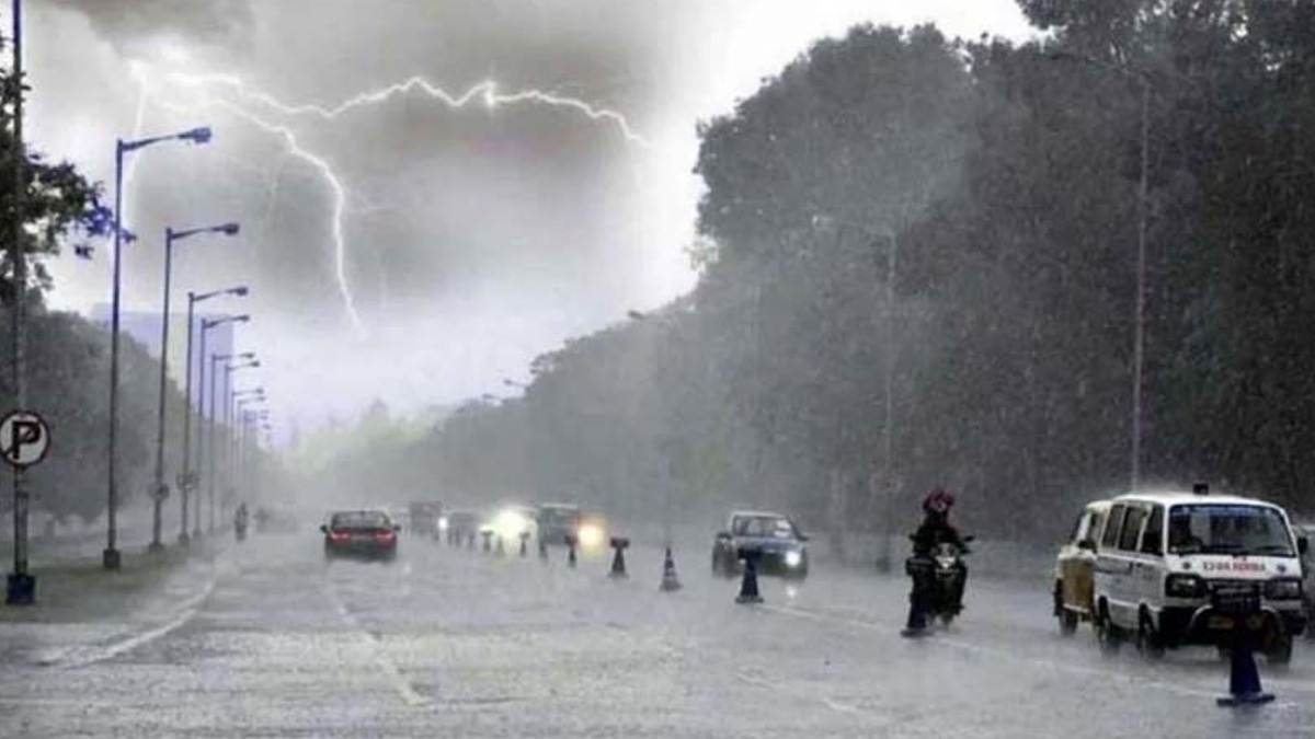 রাজধানীসহ ১৫ জেলায় বজ্রবৃষ্টির আশঙ্কা, নদীবন্দরে ১ নম্বর সংকেত