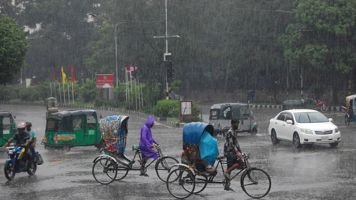 ৫ দিন বৃষ্টি হতে পারে দেশের বেশির ভাগ এলাকায়, কমতে পারে গরম