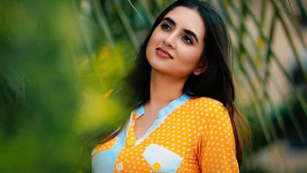 অস্ত্রোপচার শেষে হাসপাতাল থেকে বাসায় ফিরলেন তানিয়া বৃষ্টি