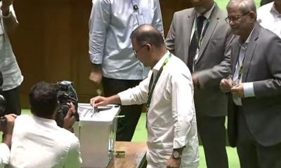 রাষ্ট্রপতি নির্বাচনে ভোট দিলেন প্রধানমন্ত্রী, ভারপ্রাপ্ত রাষ্ট্রপতি ও বিরোধীদলীয় নেতা