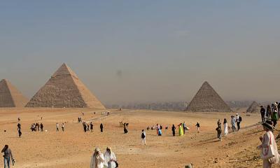 রুম থেকেই দেখা যাচ্ছিল পিরামিড