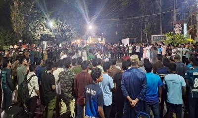 চট্টগ্রাম বিশ্ববিদ্যালয়ে ছাত্রদল-শিবিরের পাল্টাপাল্টি মিছিল, মুখোমুখি অবস্থান