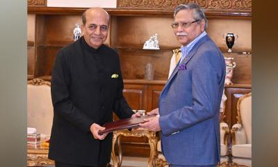 রাষ্ট্রপতির কাছে ভারতের নবনিযুক্ত হাইকমিশনারের পরিচয়পত্র পেশ