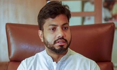 দুপুরে প্রতিমন্ত্রীর পদ থেকে পদত্যাগের ঘোষণা দেবেন ইশরাক হোসেন