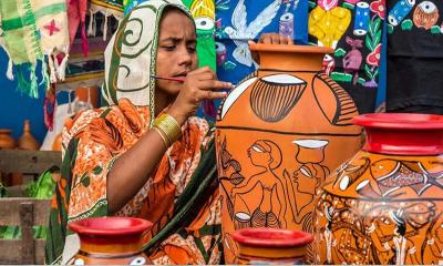 বৈশাখী মেলা ঘিরে কর্মব্যস্ত ফুলবাড়ীর কুমারপাড়া