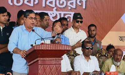 কার্ড দেব, চাকরি দেব বিনিময়ে ভোট দিতে হবে ধানের শীষের মনোনীত প্রার্থীকে: মীর শাহে আলম