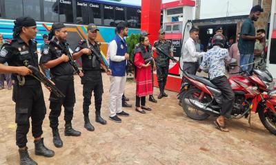 ৪৬০০ লিটার ডিজেল মজুত রেখে পাম্প বন্ধ, ড্রামে অকটেন বিক্রির সময় ধরা