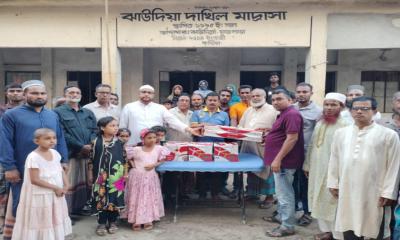 আ‍‍`লীগ আমলে বন্ধ করে দেওয়া মাদ্রাসায় ফ্যান বিতরণ