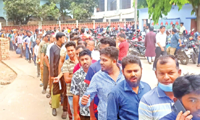 ভোগান্তি থেকে ক্ষোভ বাড়ছে, আরও বিশৃঙ্খলার শঙ্কা