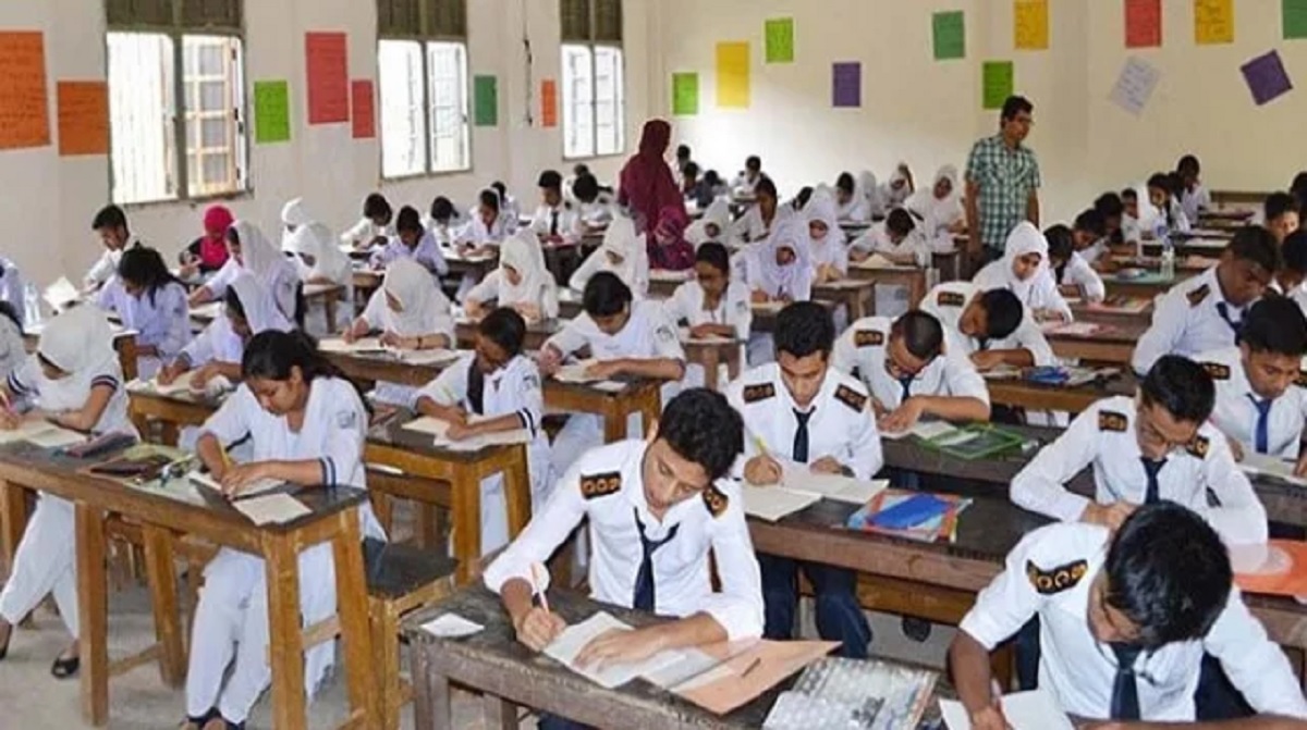 এসএসসি পরীক্ষায় অনুপস্থিতি ৩৪ হাজার ছাড়াল, বহিষ্কার ৪০